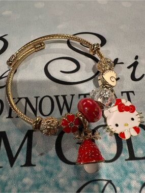 Child sized - Gold Plated Hello Kitty Charm Bangle Bracelet - Pink & White -102